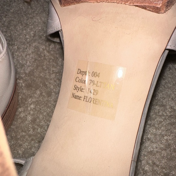 Bakers Florentina Tan Platform Heel - Picture 12 of 13